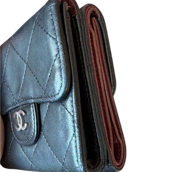 AUTHENTIC CHANEL BACK TO BACK FLAP WALLET. - Picture 5 of 10
